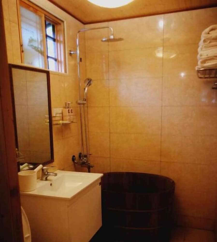 Photo 33