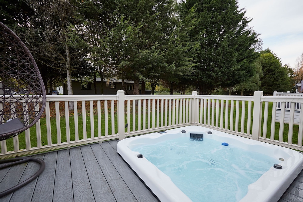 Host Stay Lucas Lodge