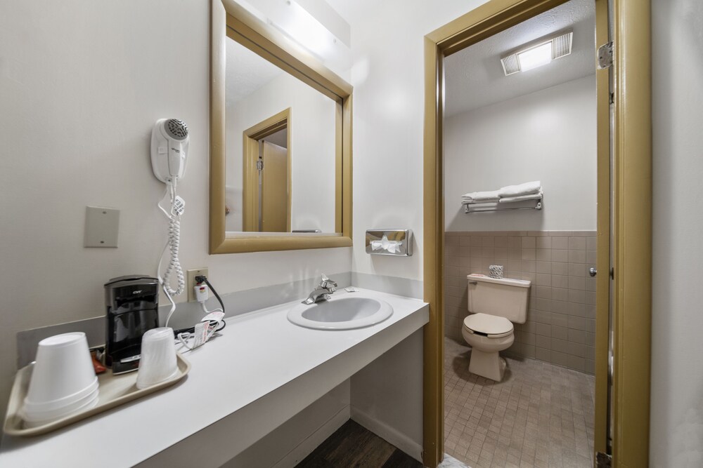 Executive Inn Cass City