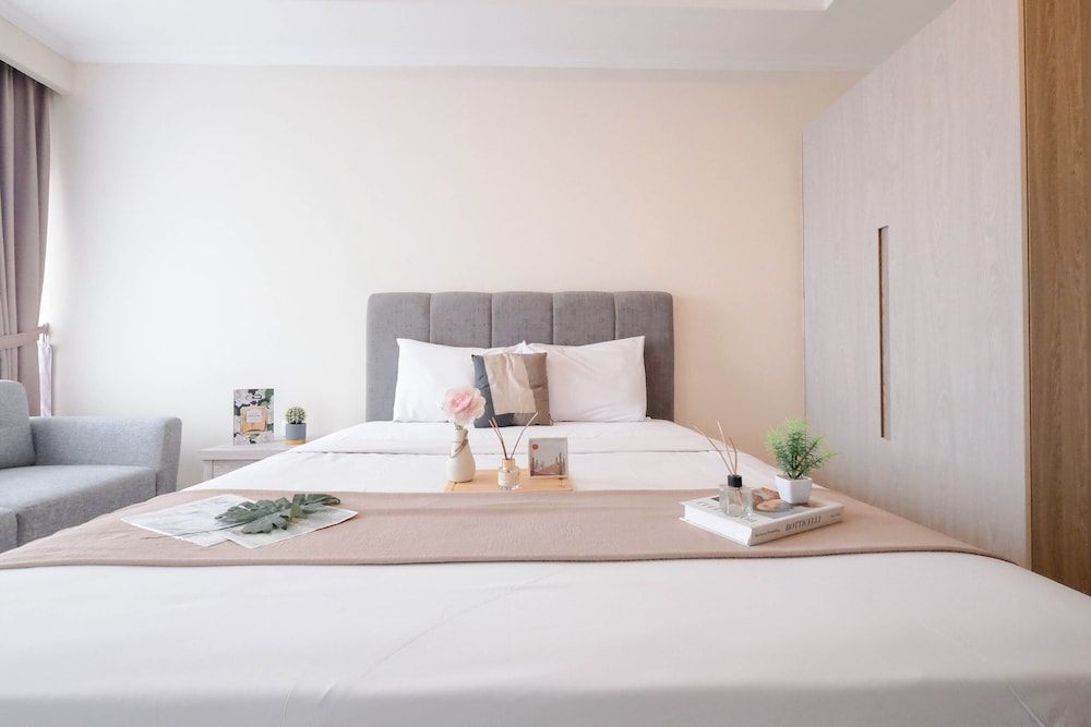 Modern Studio Near Taman Ismail Marzuki At Apartment Menteng Park
