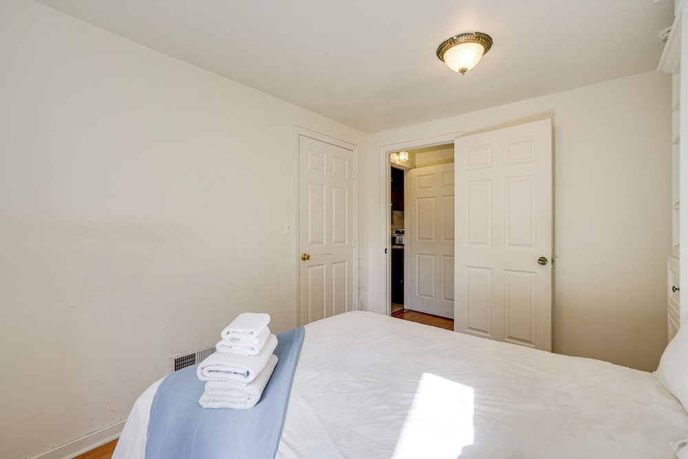 Oakland Group Retreat: Historic Home Near Downtown