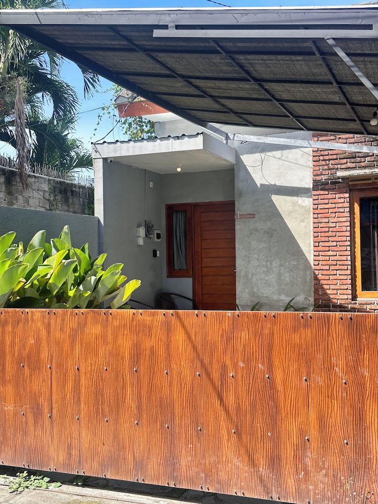 Dewandi Guest House