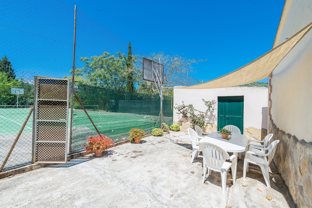 Villa in Campanet With Private Pool & Tennis