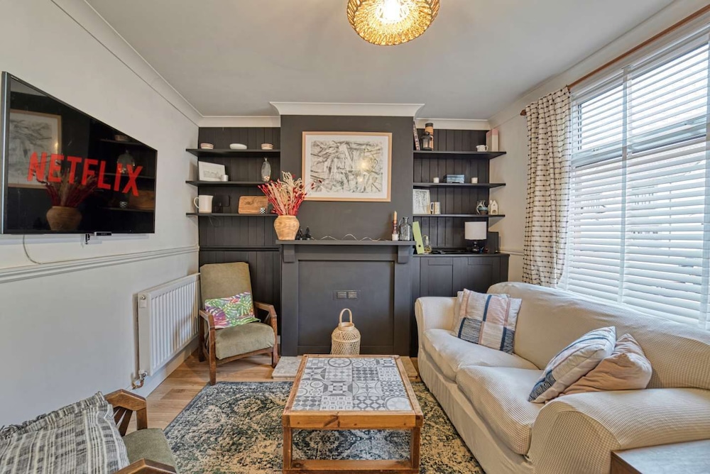 Host Stay Loughborough Road House