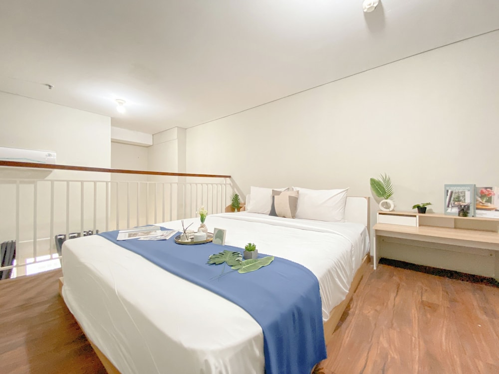 Full Furnished Studio Loft with Sofa Bed Nifarro Park Apartment