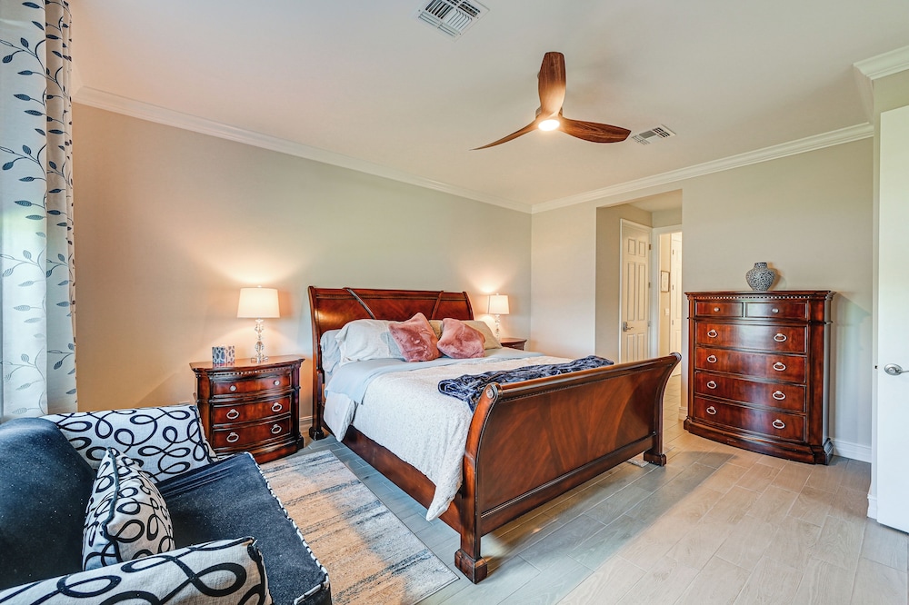 Pet-friendly Naples Home w/ Resort-style Pool