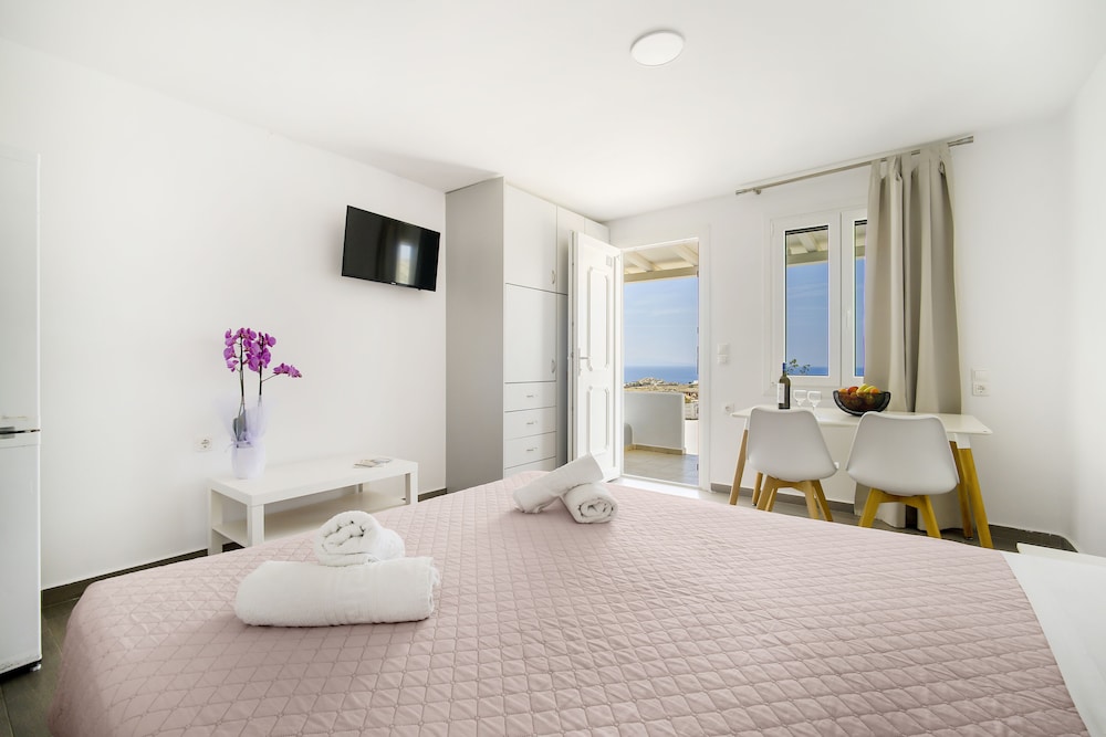 Oniropetra Apartaments view 4