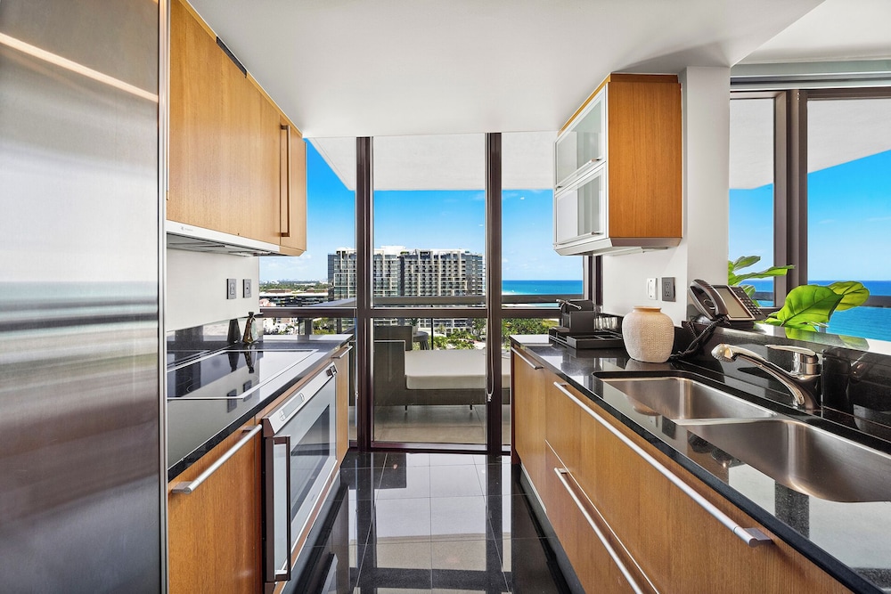Luxury Vacation Rentals at The Setai by LRMB