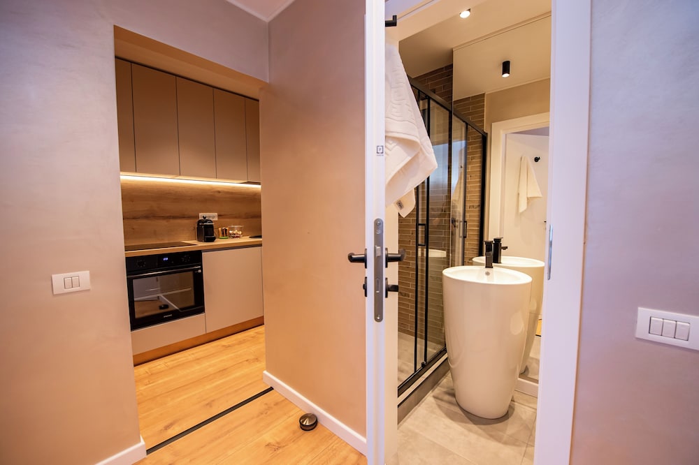 Sakura - One Bedroom Apartment - Next to Victoria Avenue and Cismigiu Park