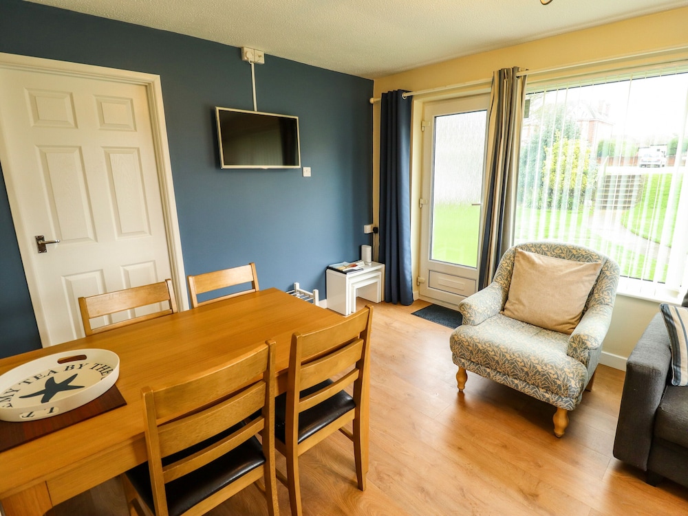8 Royal Chalet Park