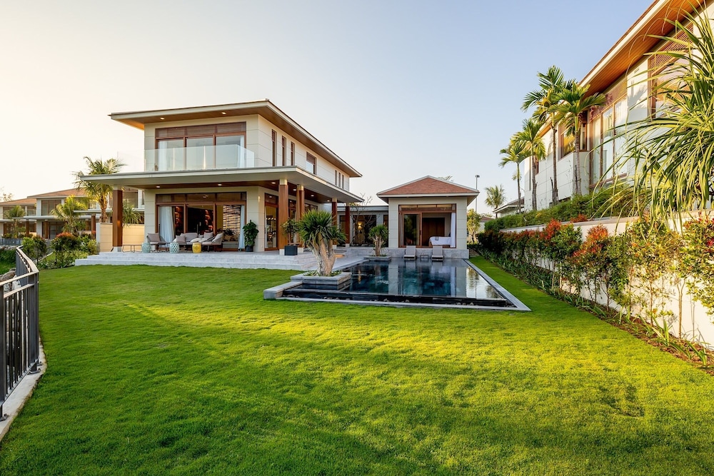 Ocean Villas Beach Resort