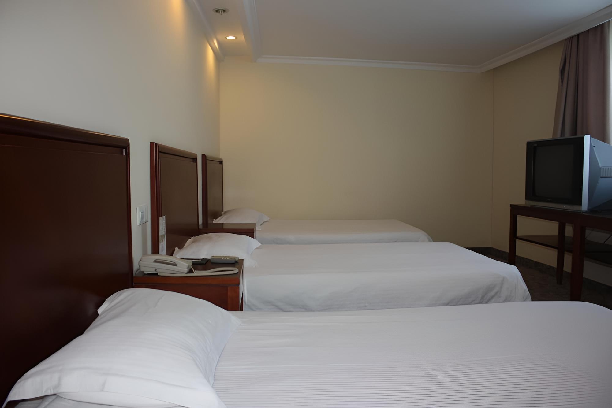 GEM Hotel Wuning Road Zhenping Road Metro Station