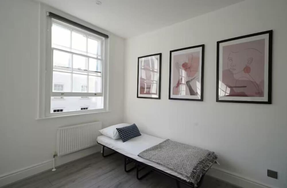 Flat 2 Victoria Grove