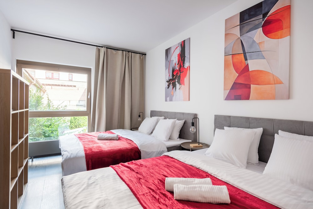 3 bedroom apartment near center