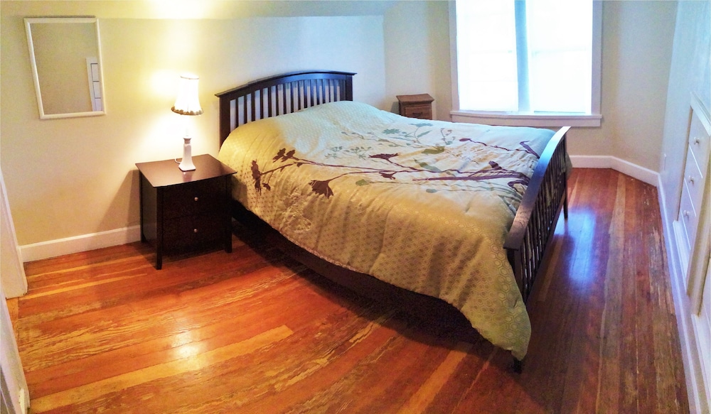 Historic Pugsley Manor House