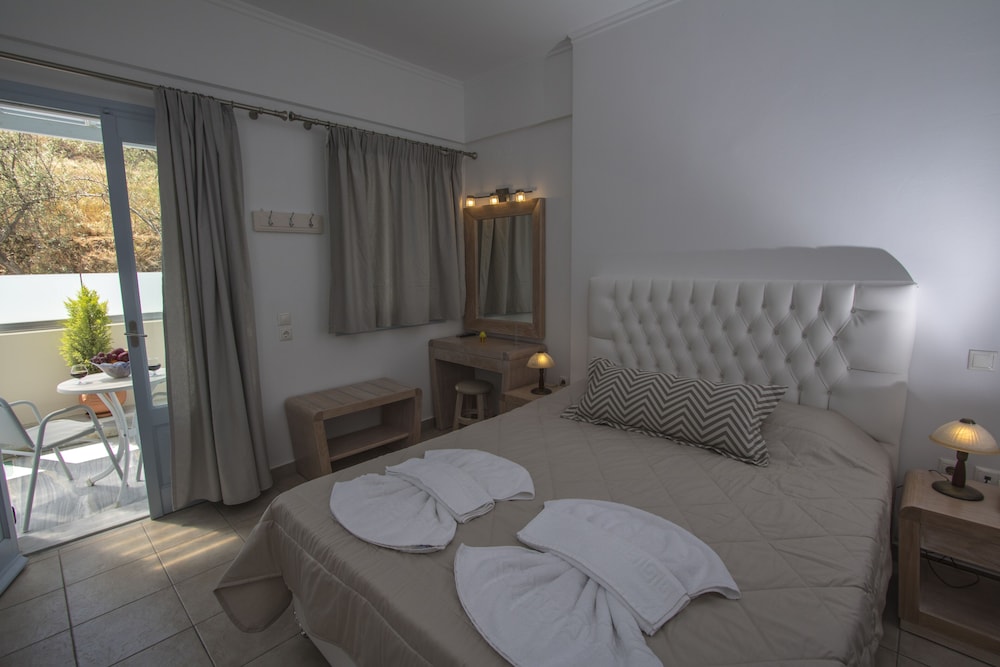 Erato Apartments
