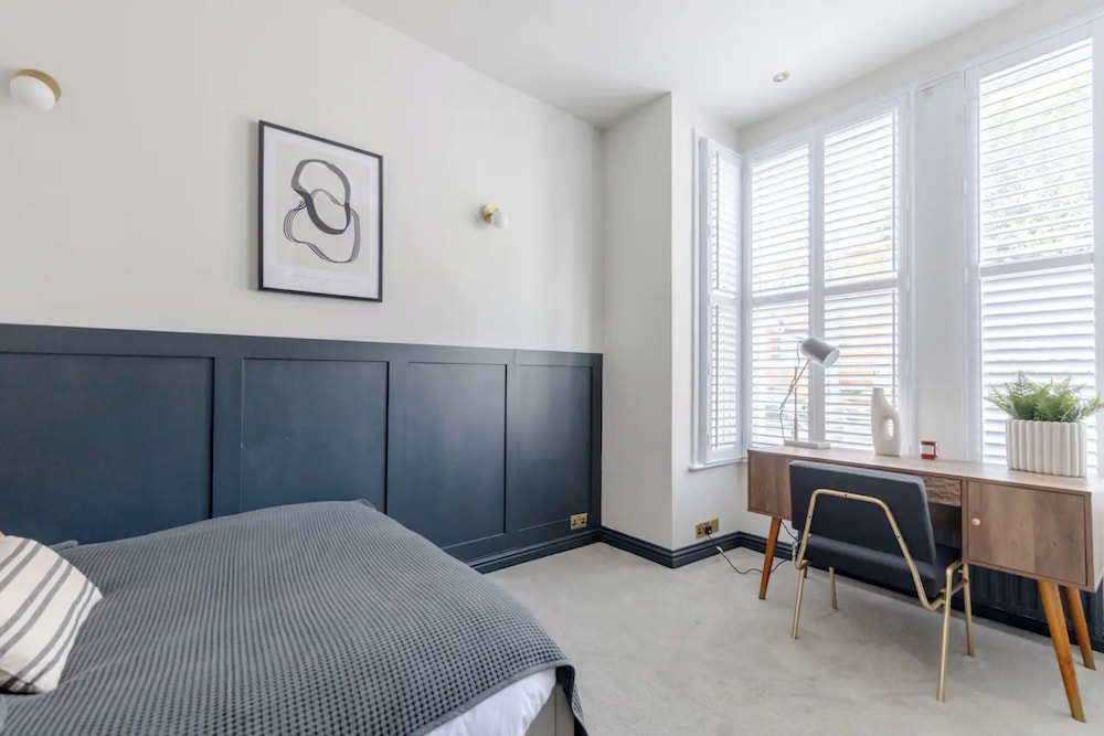 Contemporary Elegance - 2BD Flat, Clapham!
