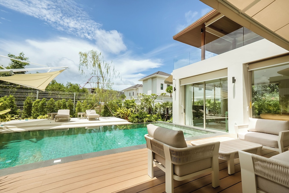 Akal Pool Villa 3BR near Laguna, Bangtao & Beach