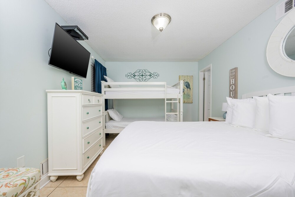 Island Winds West 579 2 Bedroom Condo