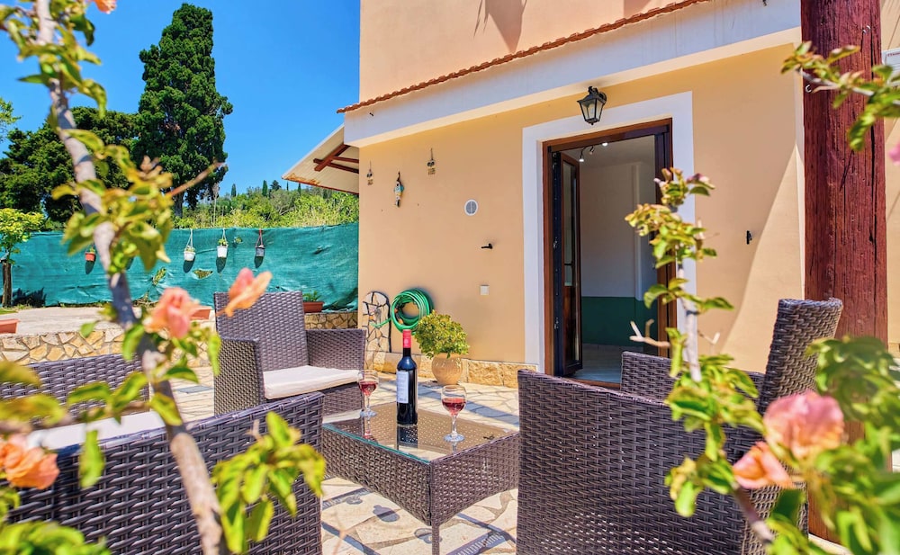 Villa Amarilda - Private Pool Garden in Corfu