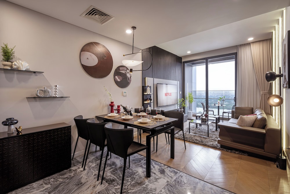 Lumiere Riverside by TrueStay