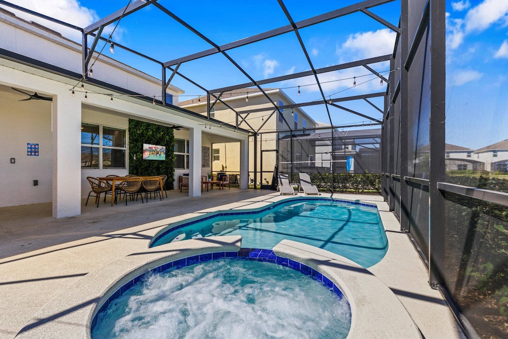 295 Marcello Blvd
