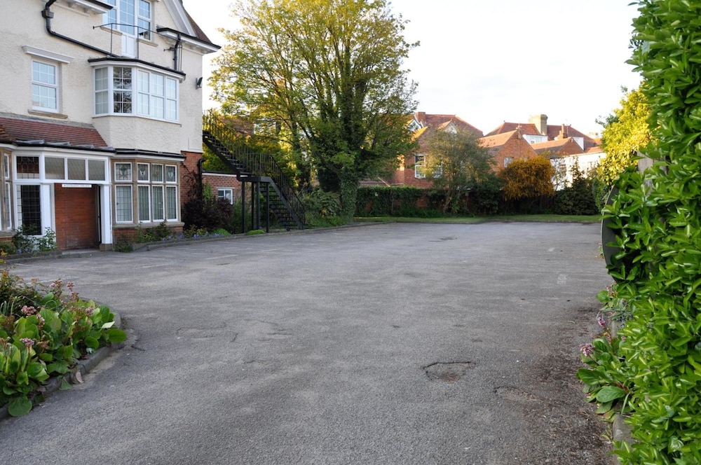 Folkestone Vacations - Chandos Premier Hotel Folkestone - Channel Tunnel - Property Image 4