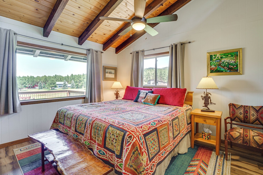 Monte Verde Lake Access & Views: Spacious Retreat!