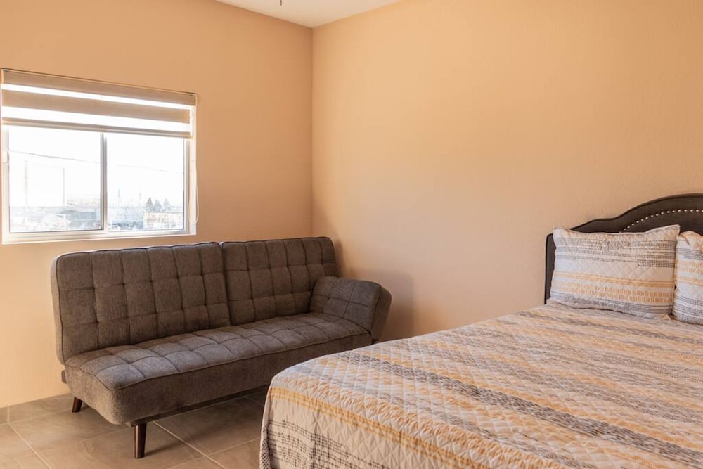 Apartment With Excellent In-town Location 2