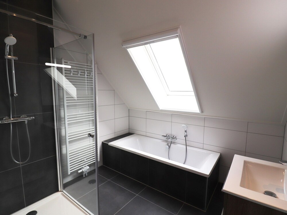 Villa in Leons With Sloop Rentals view 4