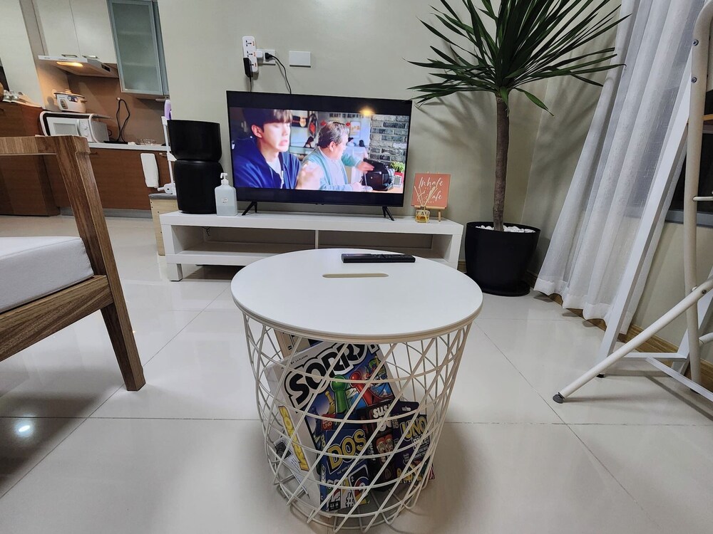 Cozy 1BR Condo in Mandaluyong City With City Skyline View