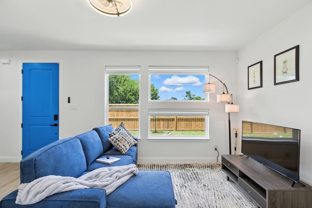 Houston Cozy Retreat 3br 3ba Downtown Views 3 Bedroom Duplex