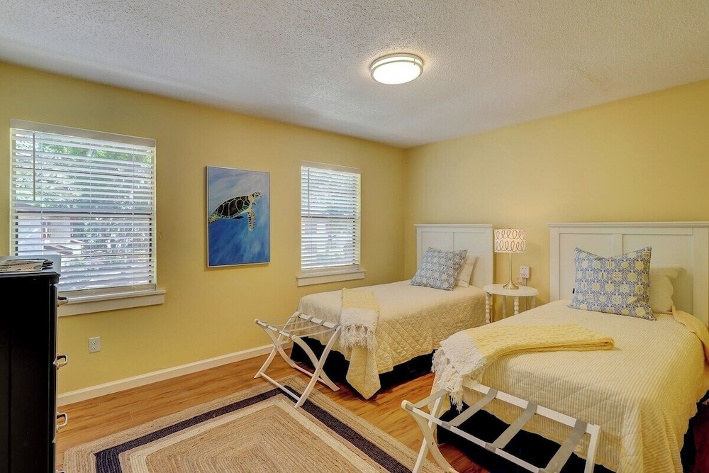 Family 2BR Retreat Near Beach + Pool Hilton Head
