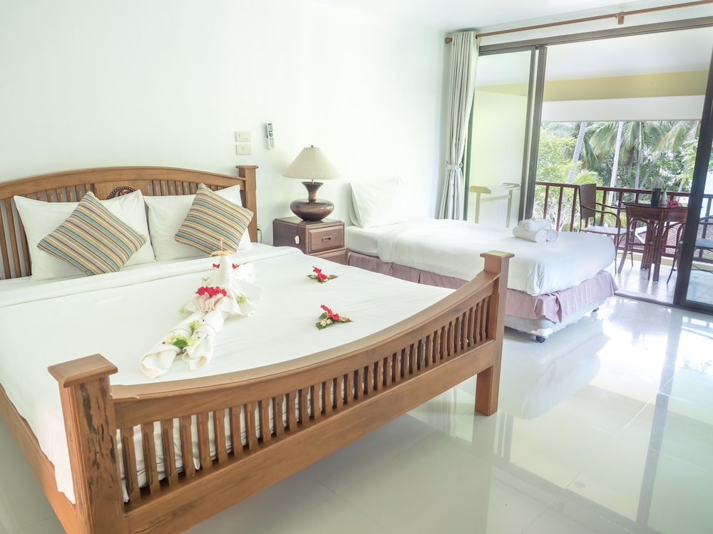 Baan Mai Beachfront Phuket Lone Island