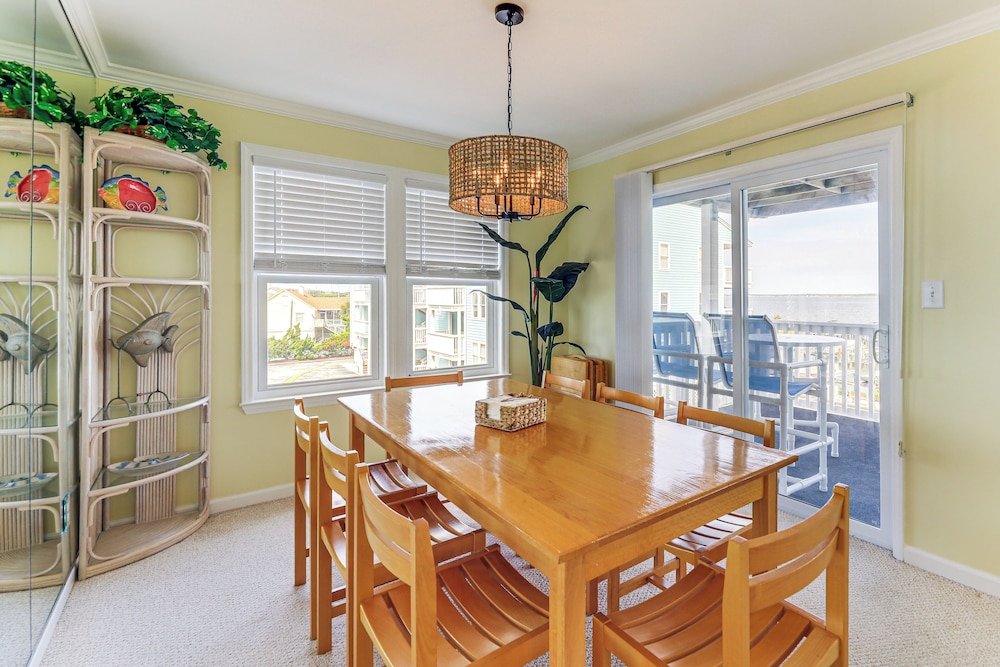 Marina Views, Walk to Beach: Atlantic Beach Condo!