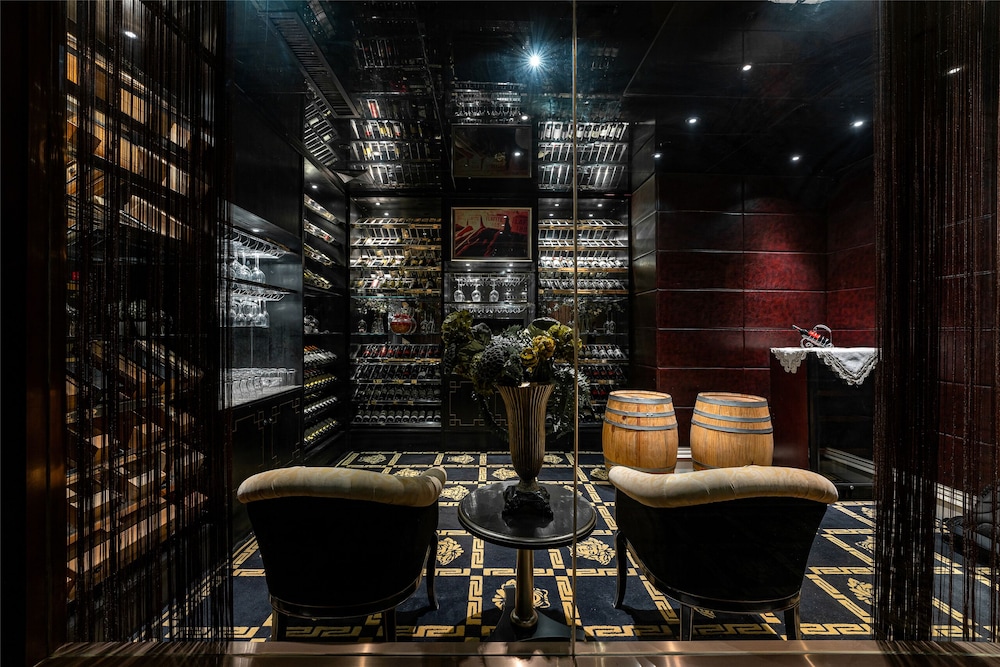 Yun-Zen Jinling World Trade Plaza Hotel