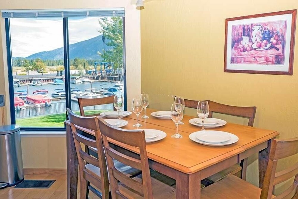489 Ala Wai Blvd, 68 1 Bedroom Condo by RedAwning