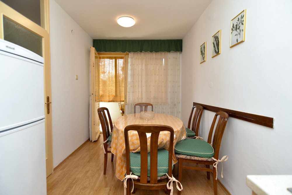 Apartment 1905 view 5