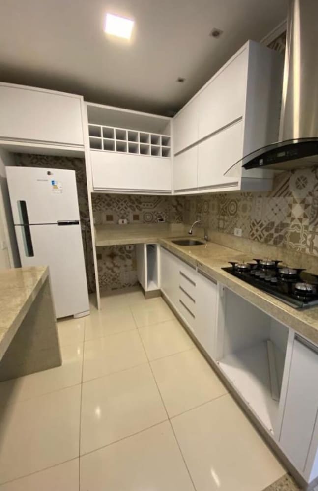 Sobrado 1 Suite 2 quartos AC 1km Shop JL