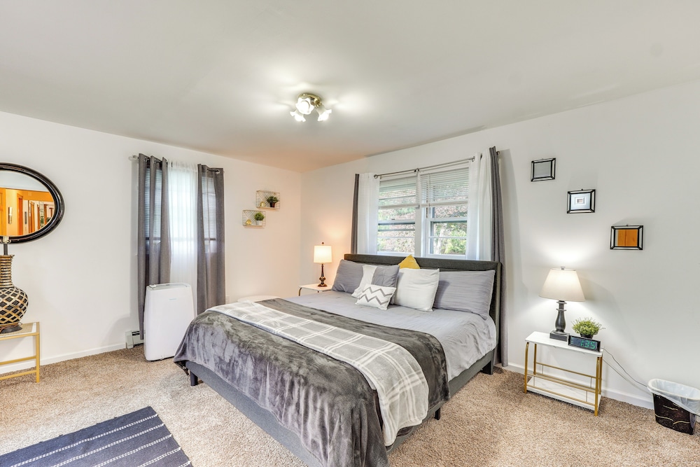 Peaceful 1-acre Parksville Home: Large Deck & Yard