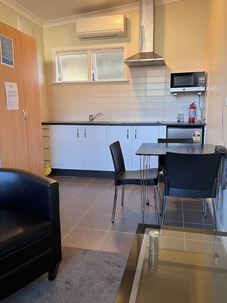 Trentham Motel