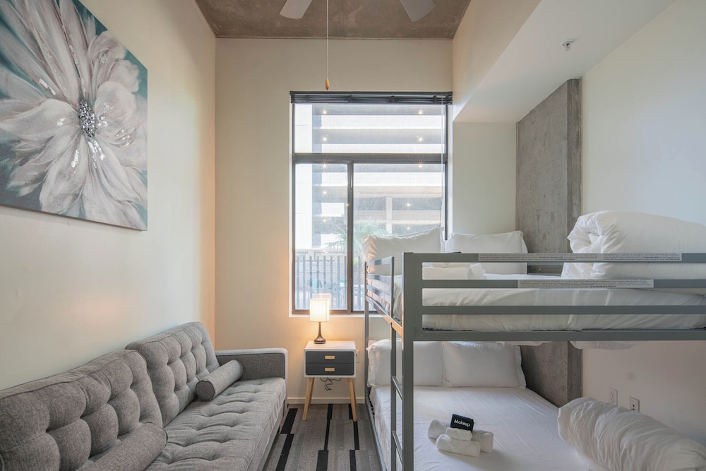 ROVE LIVING/KL - Roosevelt Point