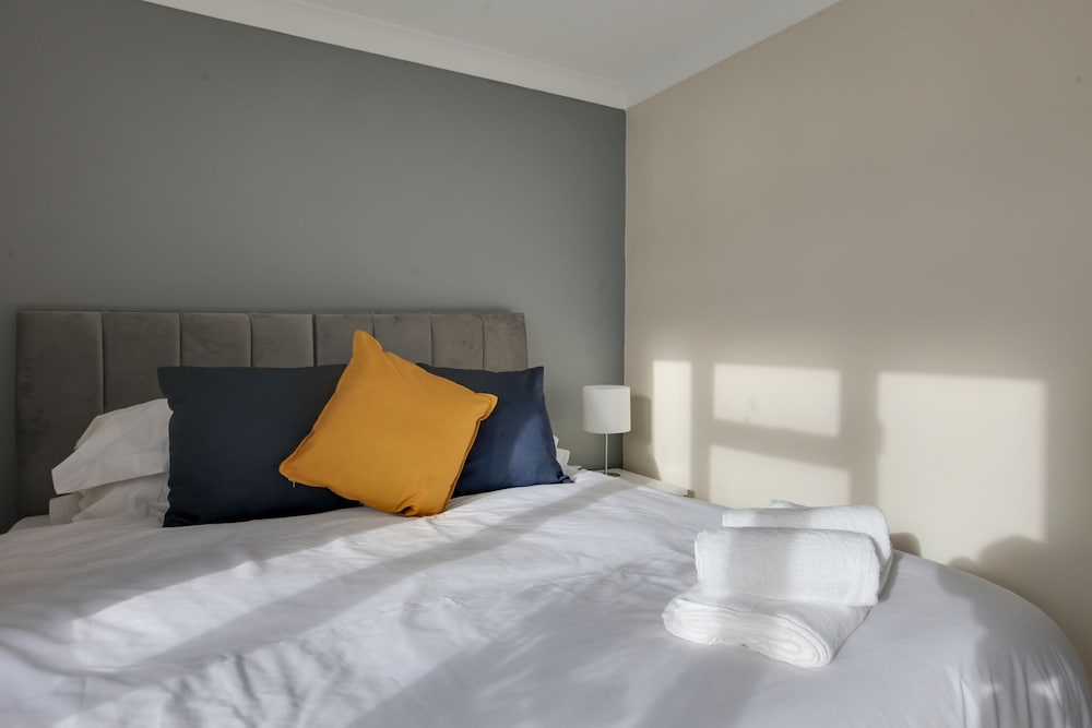 BookedUK - Bright flat in Harlow view 5