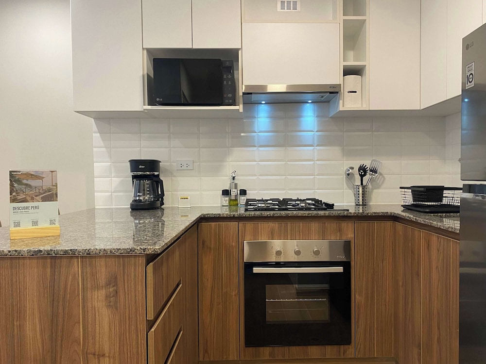 w Refined 1BR in the Heart of Miraflores