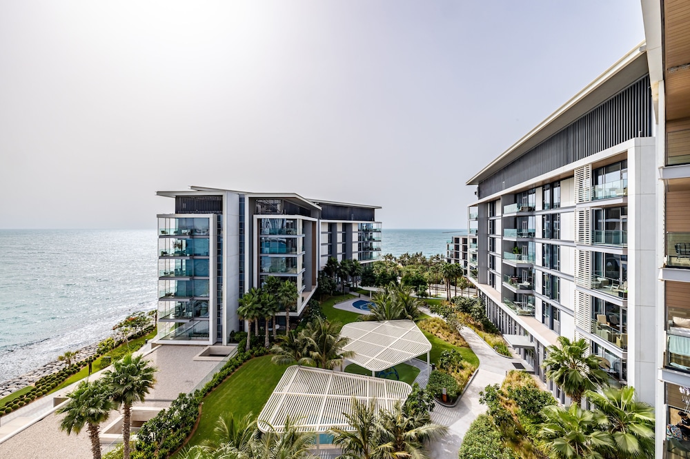 DHH Bluewater Island Building 2 Sea View