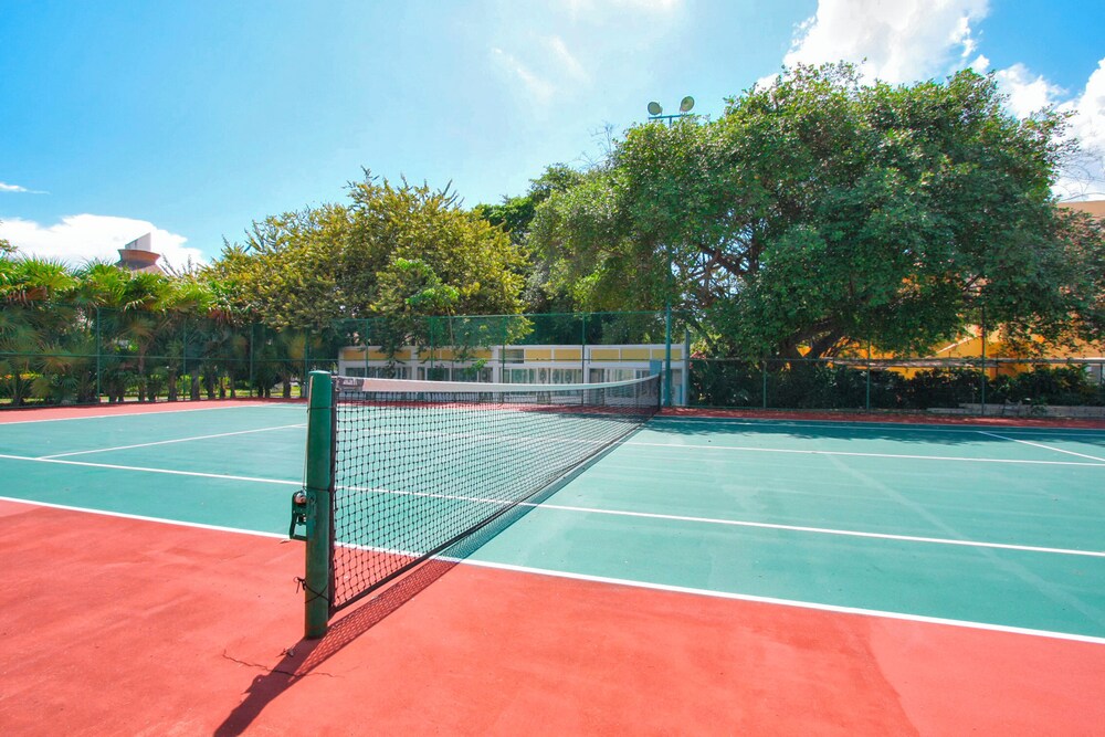 Luxury 2BR Condo with Pool - Paseo del Sol Playacar