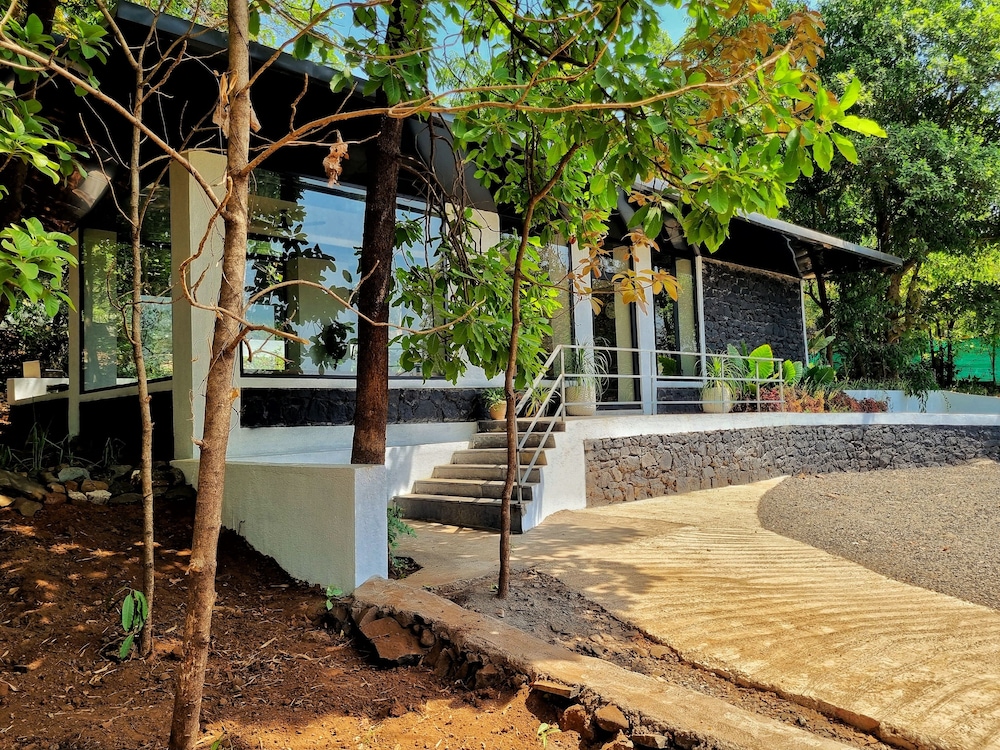 Bird's Nest Resort - Shahapur
