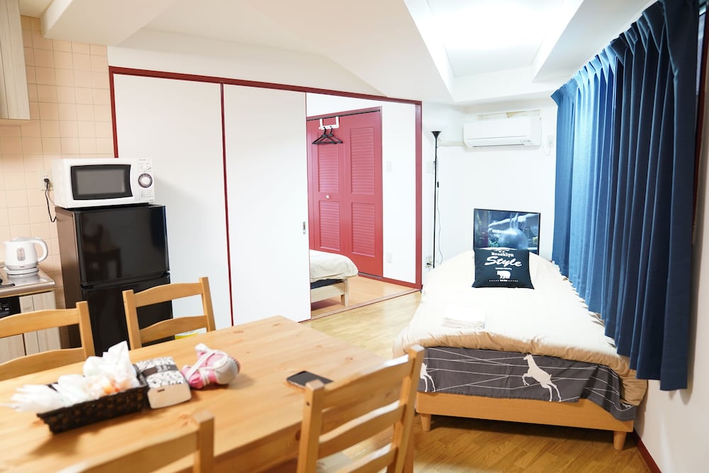 Metro Daikoku Apartment