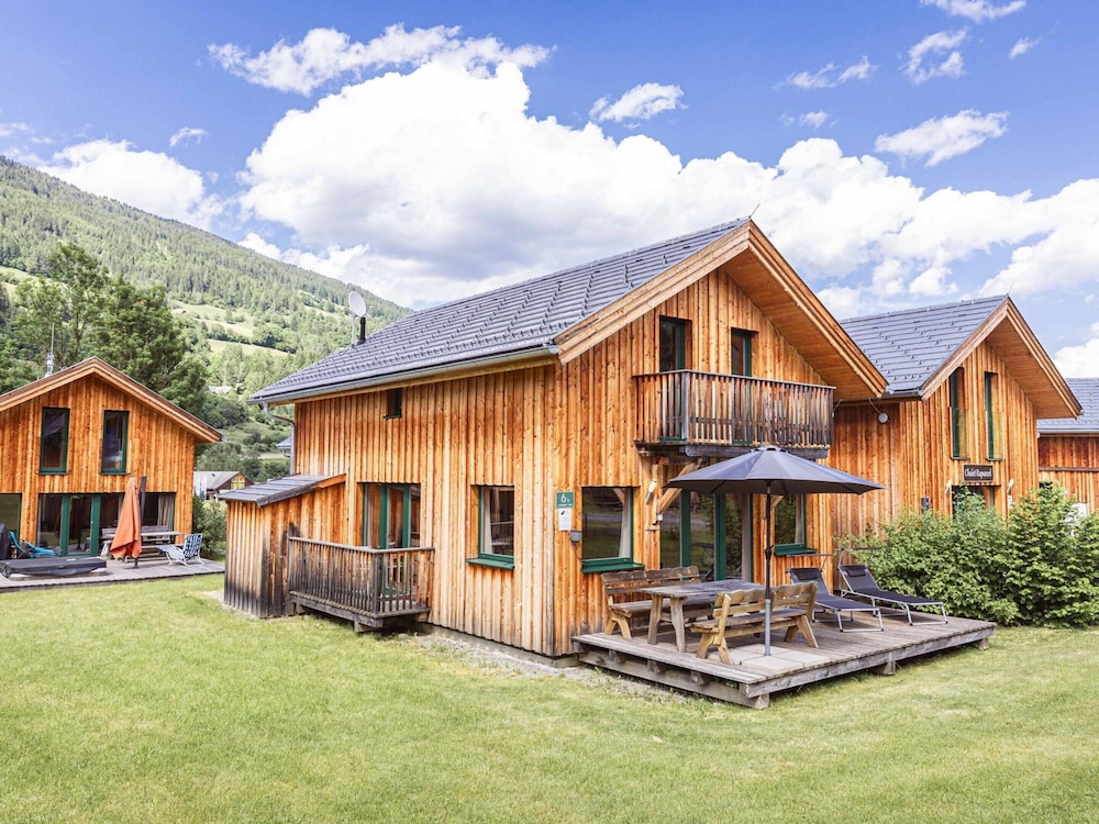 Chalet With Sauna and hot tub