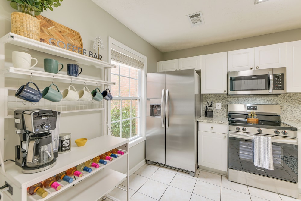 2 Mi to Tiger Territory! Condo w/ Community Pool